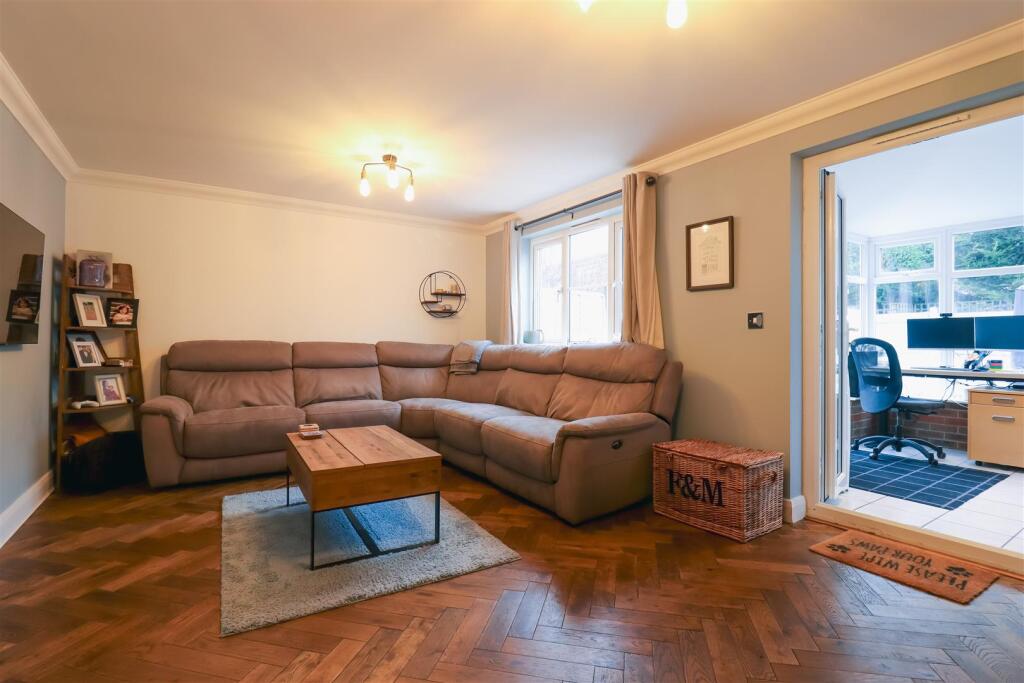 Additional image 3 of Galanos, Long Itchington, Southam