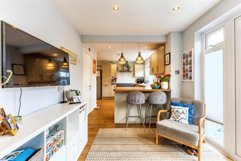 Additional image 2 of Costard Avenue, Shipston-On-Stour