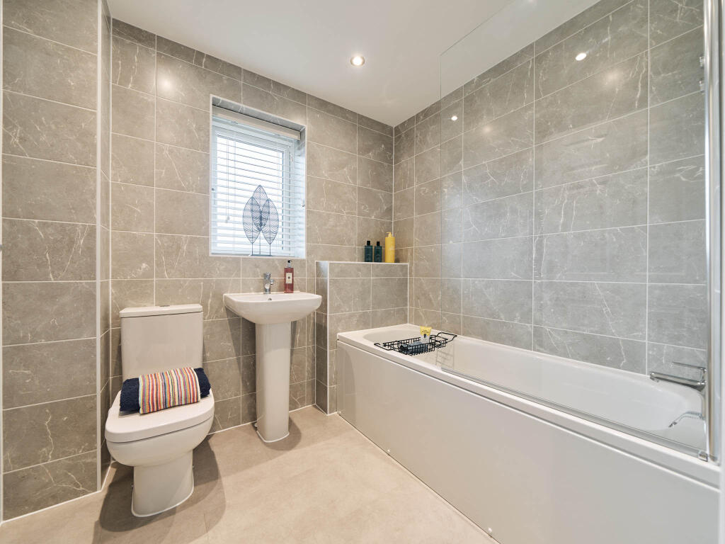 Additional image 17 of Glasshouse Lane,
Kenilworth,
Warwickshire
CV82AJ