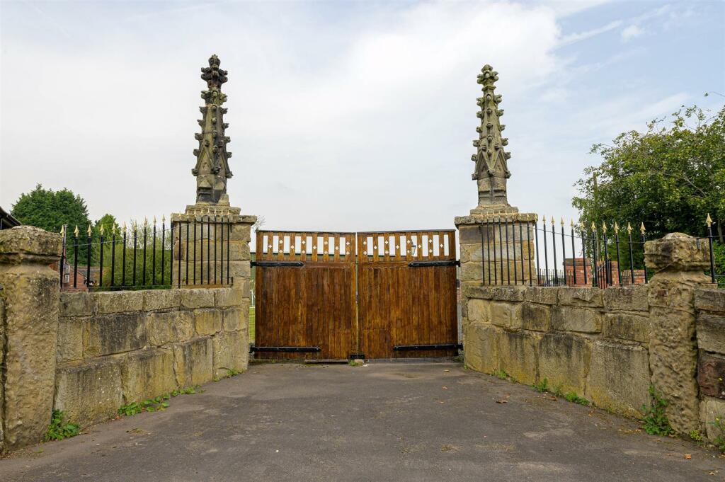 Additional image 7 of Oak Bank Barn & French Barn, Heatley Lane, Broomhall, Nantwich