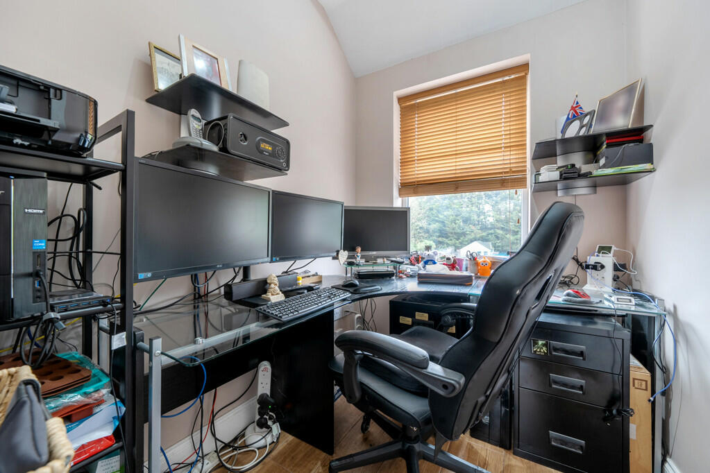 Additional image 32 of Avenue Road, Kent