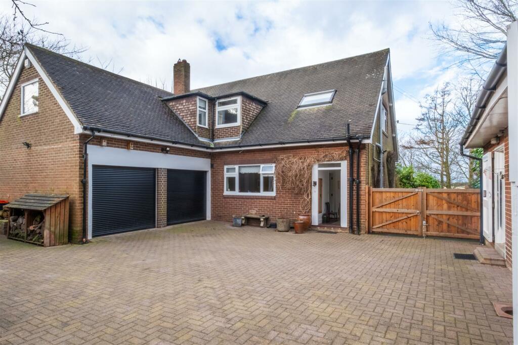 Additional image 20 of Beacon Hill, High Street, Low Pittington