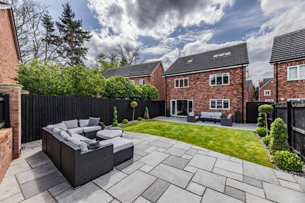 Additional image 10 of Immaculate and spacious family home by Delamere Forest.