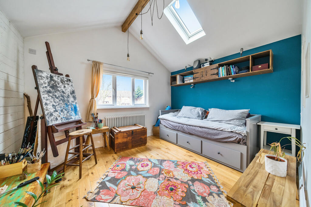 Newbery Road, Erith, DA8 2BY