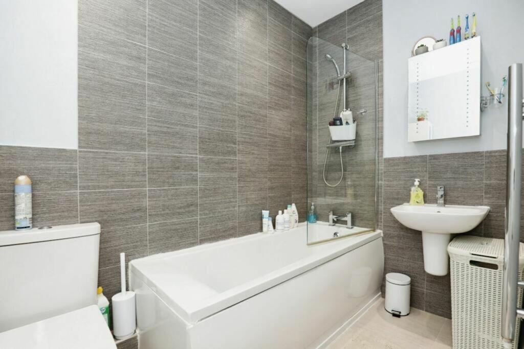 Additional image 9 of Woodside Park, Rugby, CV21