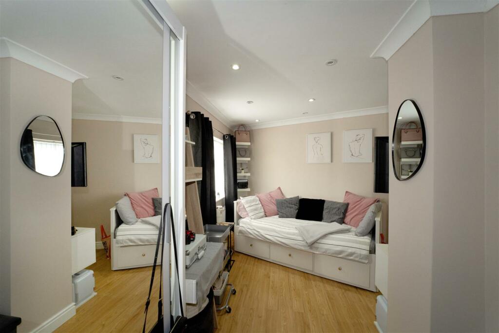 Additional image 13 of Frobisher Way, Gravesend