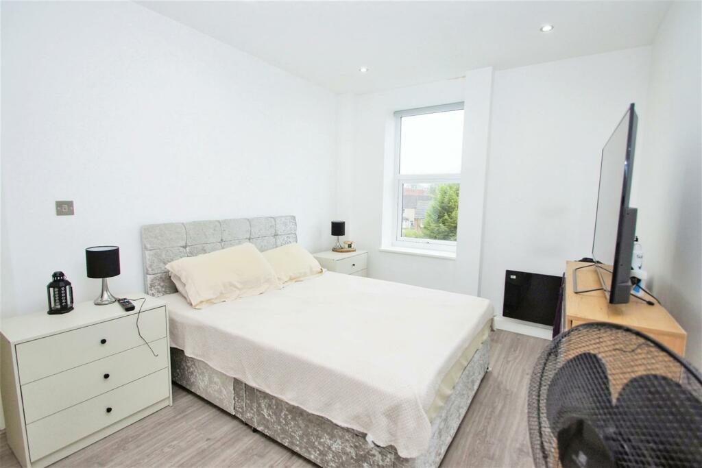 Additional image 5 of Harrad House, Woodside Park, Rugby