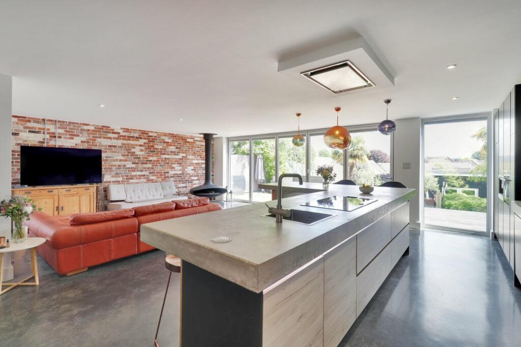 Additional image 5 of Tennyson Walk, Northfleet, Gravesend, Kent, DA11