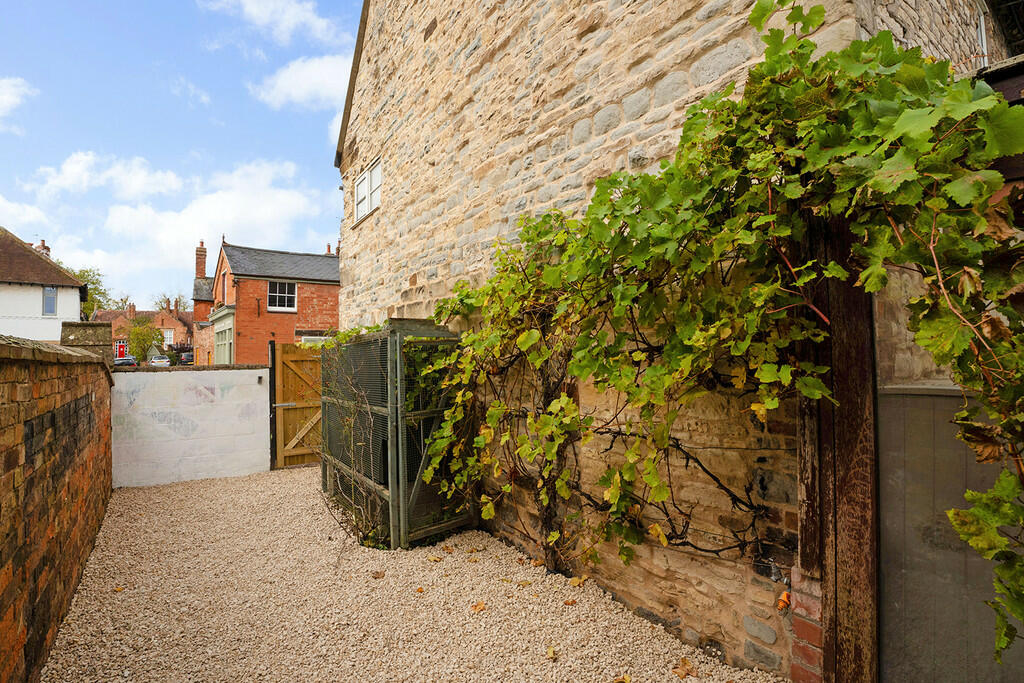 Additional image 11 of Kineton