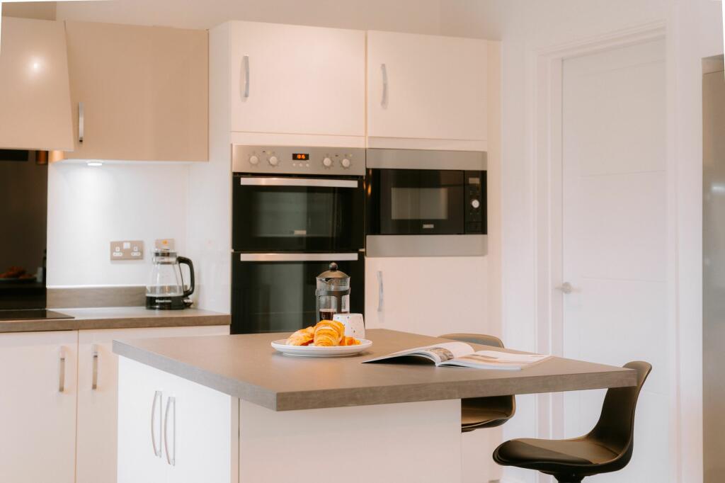 Additional image 11 of Over 2100 square feet on a large plot