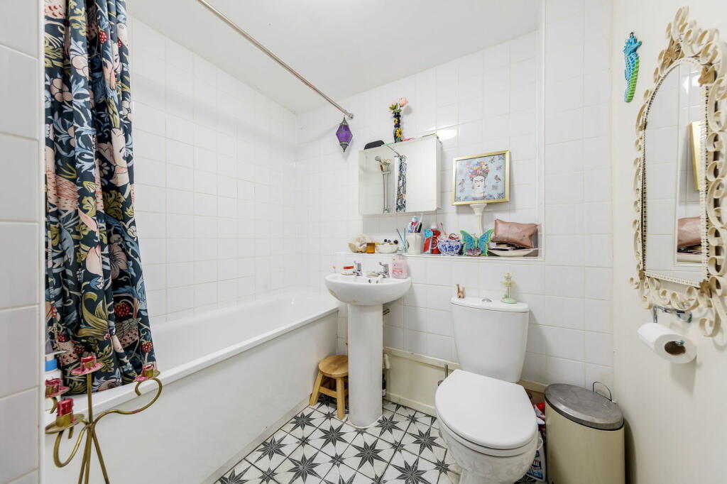 Additional image 10 of Pinecroft Court, Wickham Lane, Welling DA16 3ET