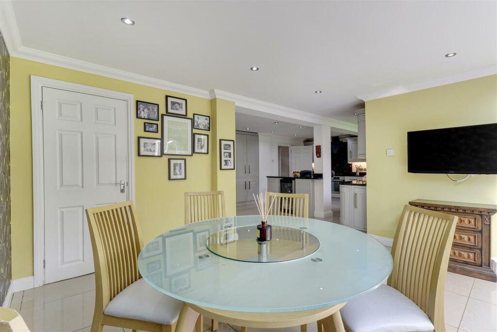 Additional image 19 of Cob Drive, Shorne,