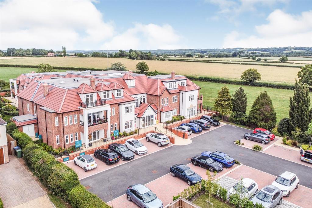 Additional image 19 of Orchard Gate, Banbury Road, Stratford-Upon-Avon, CV37 7HT