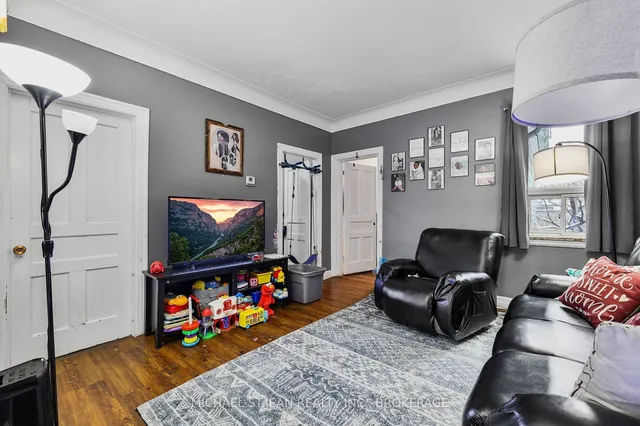 Additional image 8 of 42 Ellis Ave