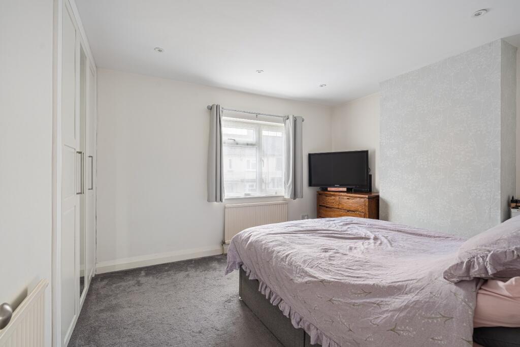 Additional image 8 of Davis Avenue, Northfleet, Gravesend, Kent, DA11