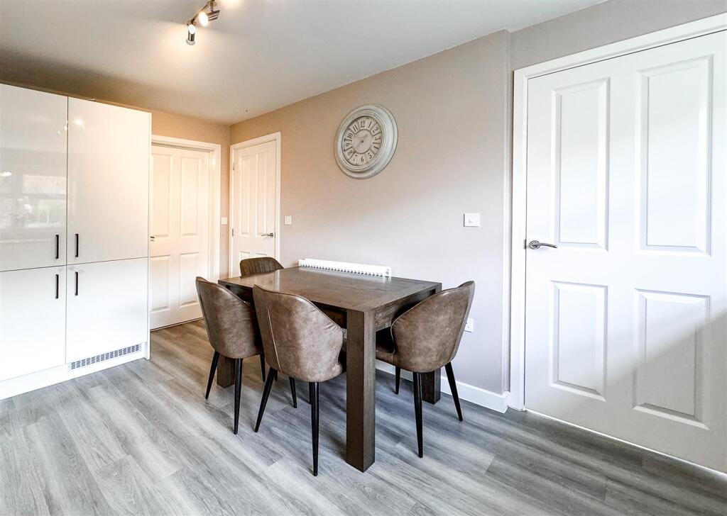 Additional image 16 of Meadow Drive, Long Itchington, Southam