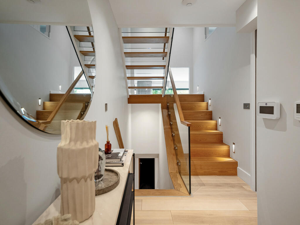 Additional image 3 of Kenilworth Road, Leamington Spa, Warwickshire CV32 6JG