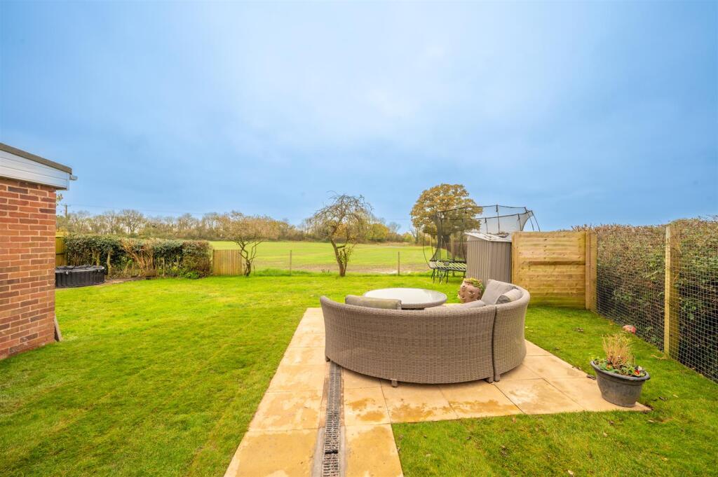 Additional image 17 of St. Laurence Close, Rowington, Warwick