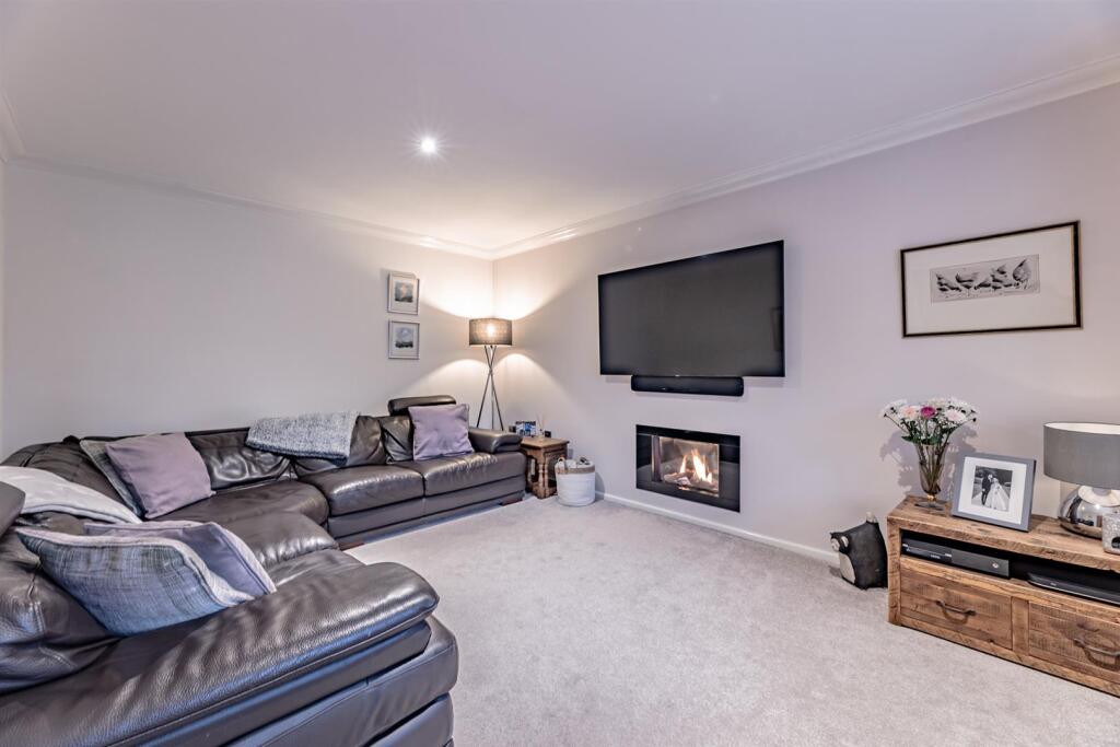 Additional image 3 of Exceptionally presented detached property tucked away on prized cul-de-sac