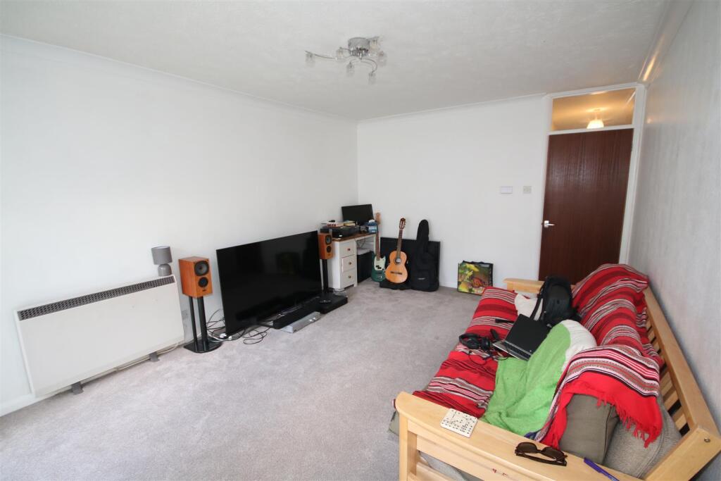 Additional image 17 of Queens Avenue, Canterbury