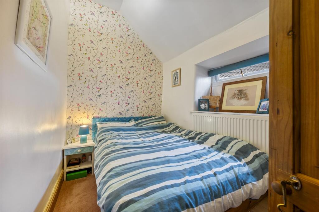 Additional image 18 of Yew Tree Hill, Holloway