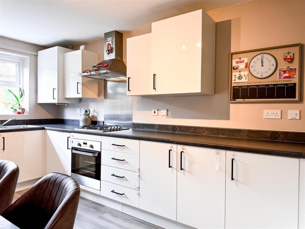 Additional image 17 of Meadow Drive, Long Itchington, Southam
