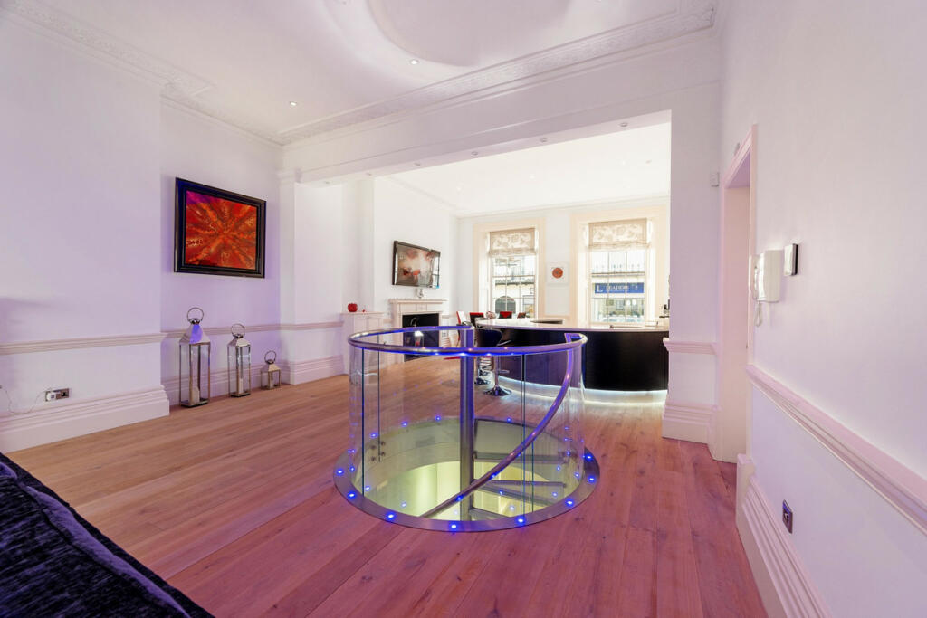 Additional image 9 of Parade, Leamington Spa, Warwickshire CV32 4DG