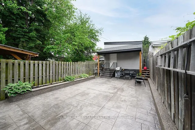 Additional image 37 of 161 Oak Ave