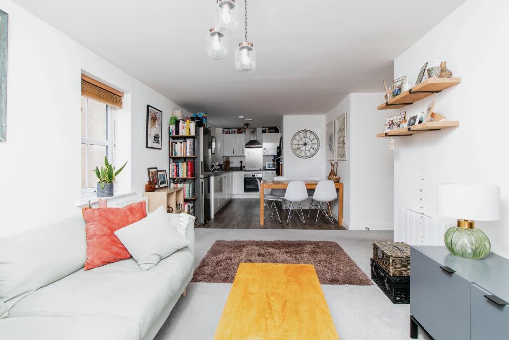 Additional image 17 of 6 Sayers Way, Erith, DA8