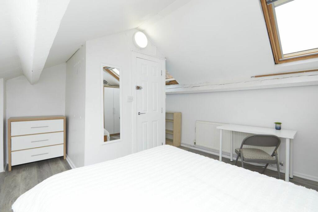 Additional image 46 of Stepping Lane