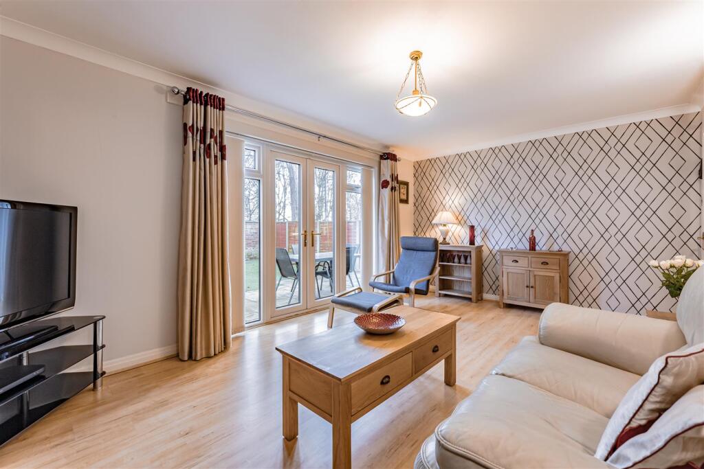 Additional image 4 of Generous semi-detached property in prized cul-de-sac