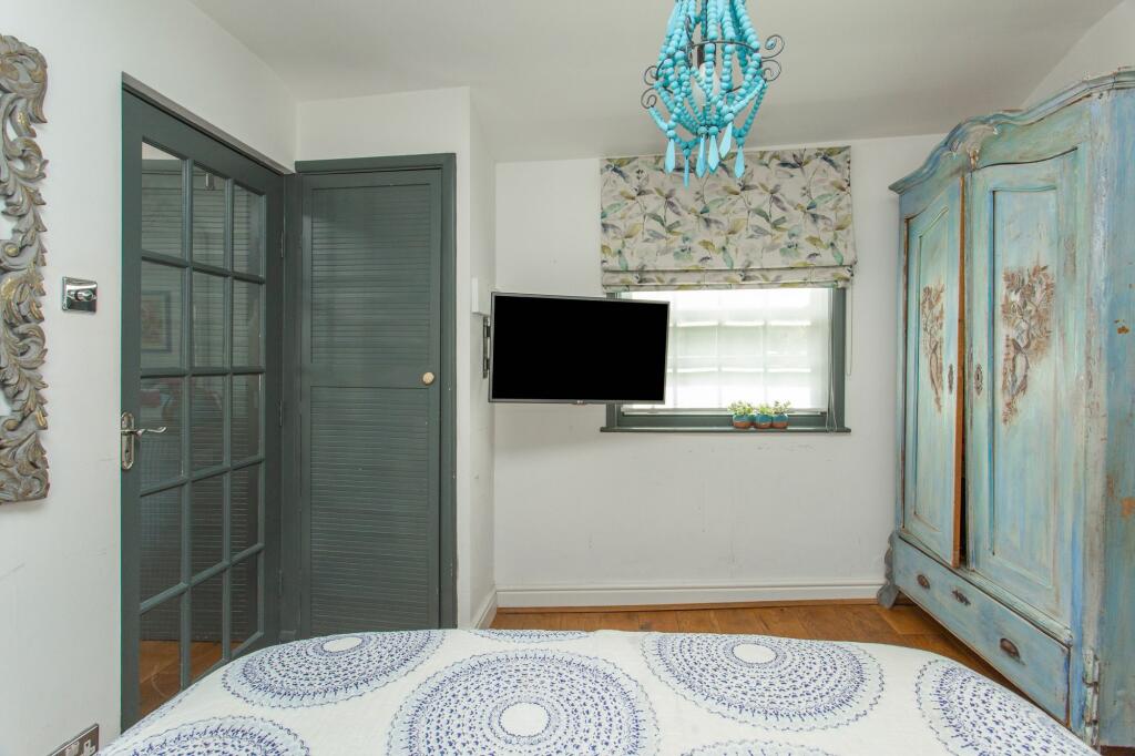 Additional image 38 of Island Wall, Whitstable, CT5