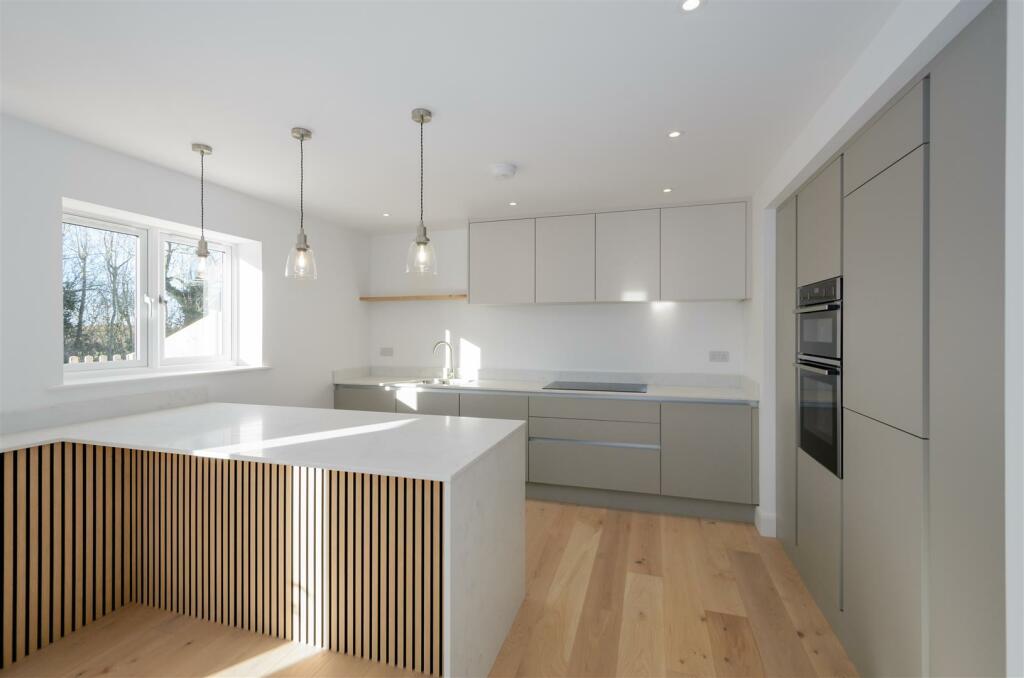 Additional image 10 of The Old Barn, Higham Lane, Stoke Golding.