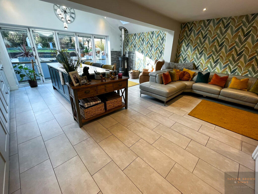 Additional image 8 of England Crescent, Heanor, Derbyshire