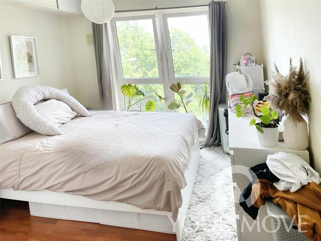 Additional image 5 of Admirals Way, Gravesend, Kent, DA12