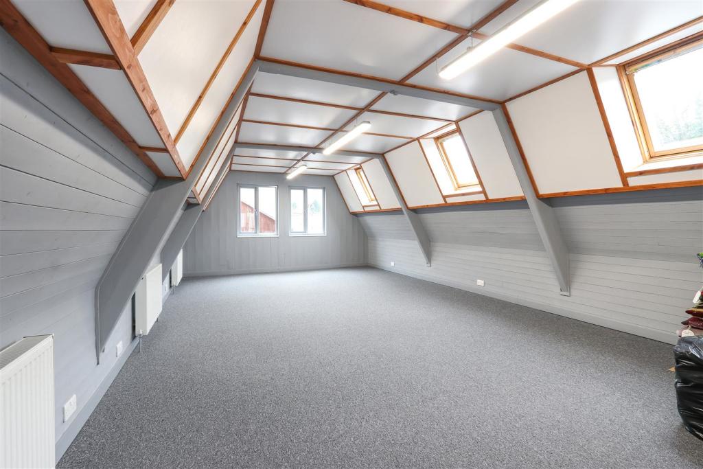 Additional image 9 of Holt Lane