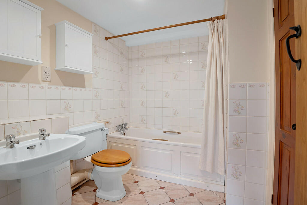 Additional image 12 of Radway