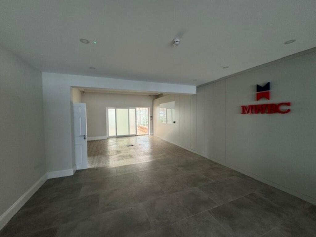 Additional image 5 of Commercial Property For Rent, Warwick Road, CV35 9ND