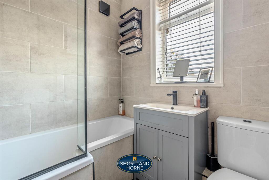 Additional image 23 of Gregory Avenue, Styvechale, Coventry