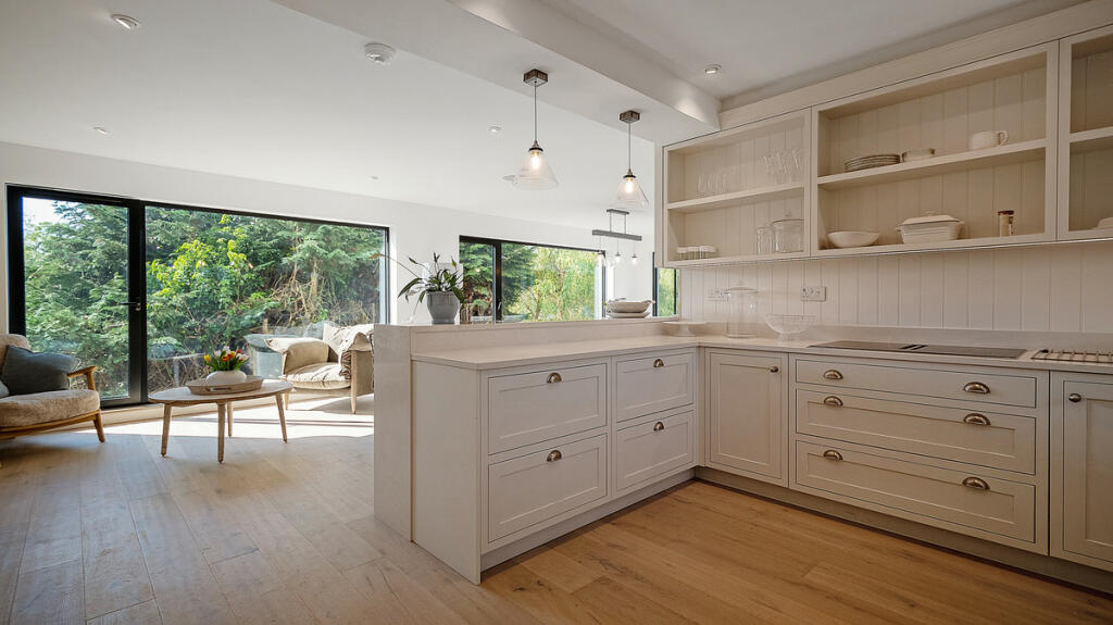 Additional image 8 of Riverside Off Tiddington Road, Stratford Upon Avon, Warwickshire. CV37 7BD