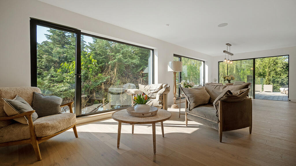 Additional image 6 of Riverside Off Tiddington Road, Stratford Upon Avon, Warwickshire. CV37 7BD