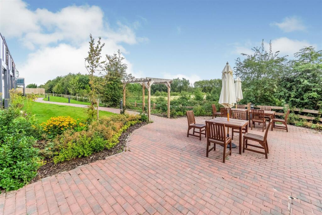 Additional image 22 of Springfield Close, Stratford-Upon-Avon, Warwickshire, CV37 8GA