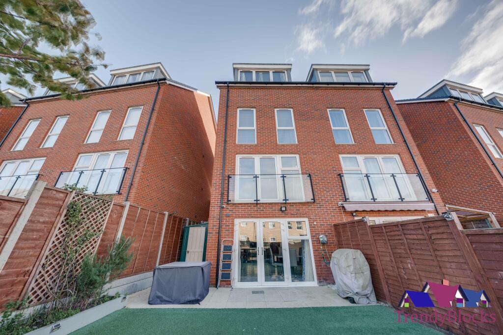 Additional image 21 of Burroughs Drive, Dartford, Kent, DA1