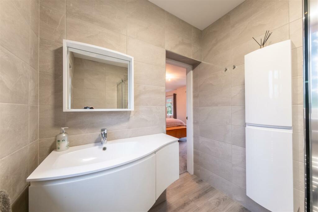 Additional image 36 of Rosslyn Lane, Cuddington