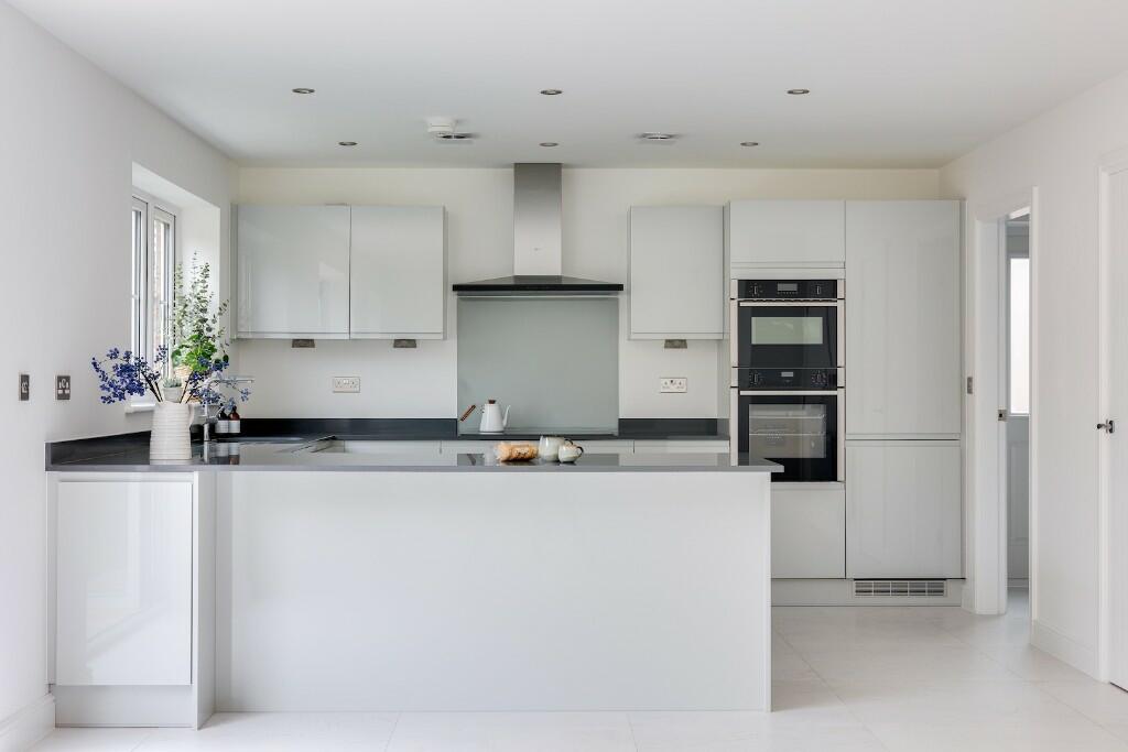 Additional image 4 of Stunning Craftsman Built Home on a Huge Plot!