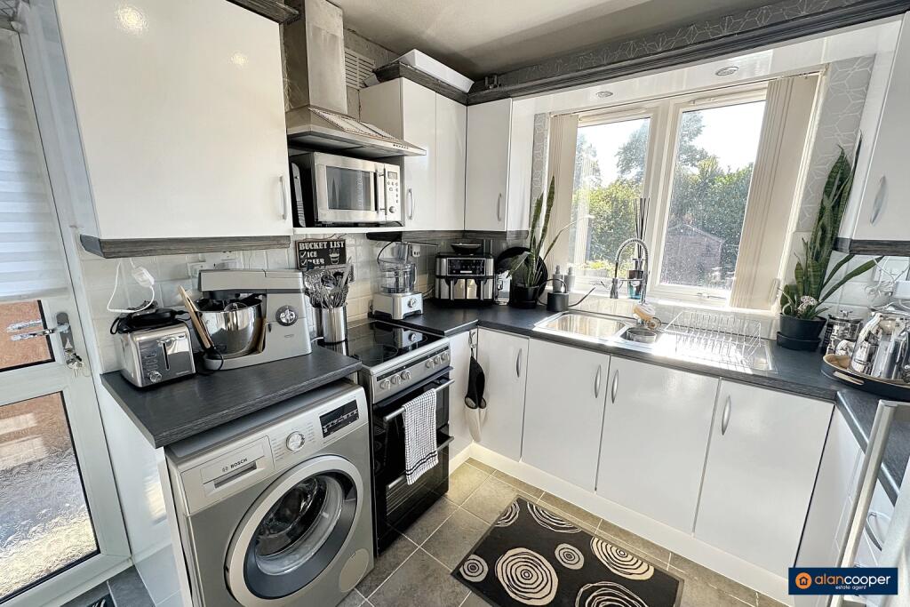 Additional image 6 of Ferndale Close, Nuneaton, CV11 6AQ