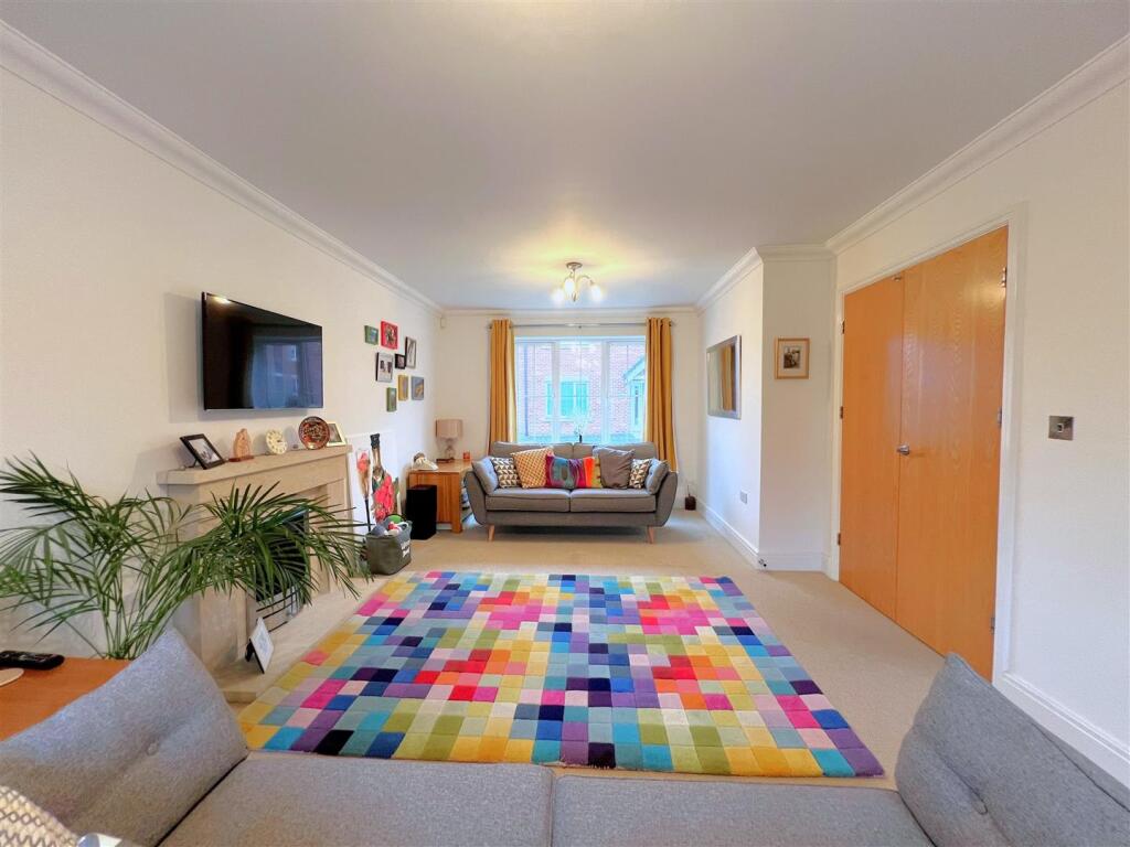 Additional image 13 of Camel Close, Warwick