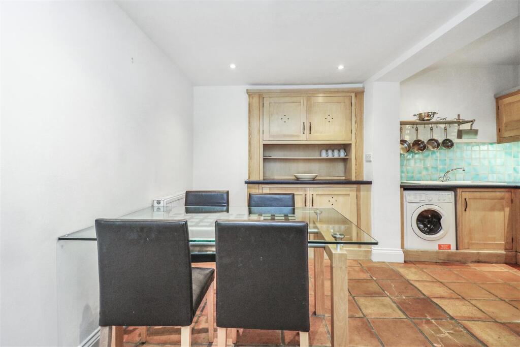 Additional image 8 of Neville Court, Jury Street, Warwick