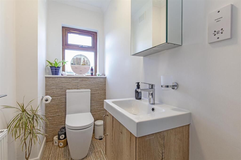 Additional image 19 of The Close, Great Longstone, Bakewell, Derbyshire, DE45 1TT