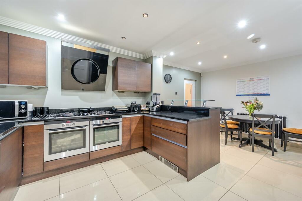 Additional image 10 of Off Kenilworth road, Substantial Family Home